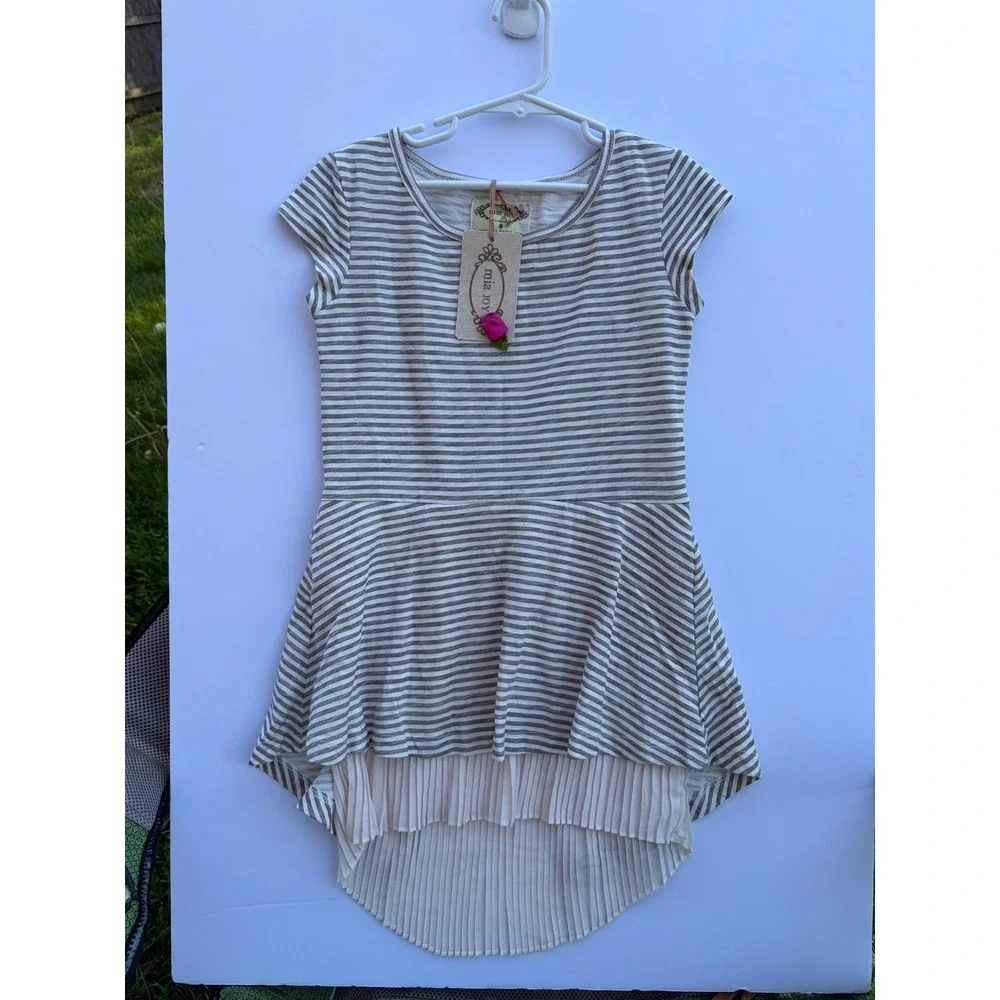 Mia Joy Joyfolie Girls Maya Top Gray Stripe Pleated High Low Shirt‎ Size 8 NWT